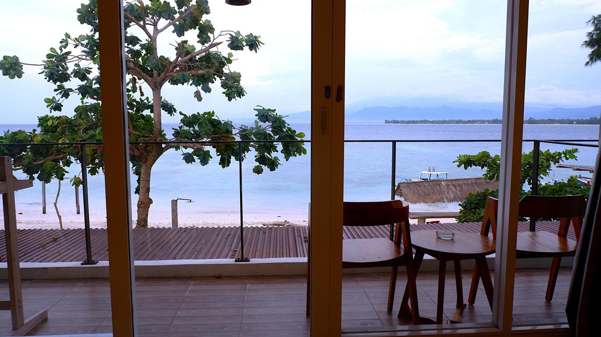 Gili Meno Mojo Beach Resort Exterior photo